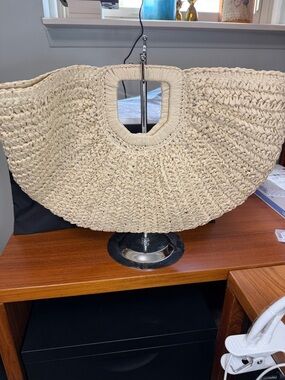 Half-Moon Woven Raffia Tote Bag - Cream